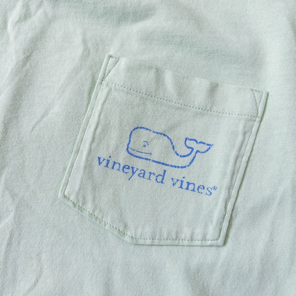 Vineyard Vines Whale Long Sleeve (Size: S) - Picture 5 of 13